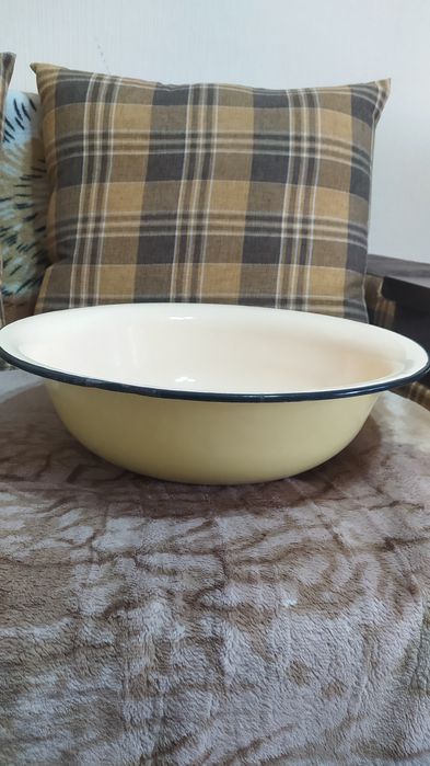 Эмалированный таз