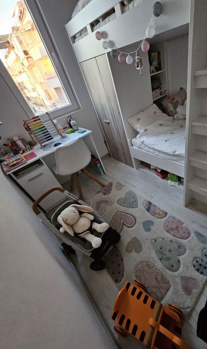 Продавам двуетажно легло