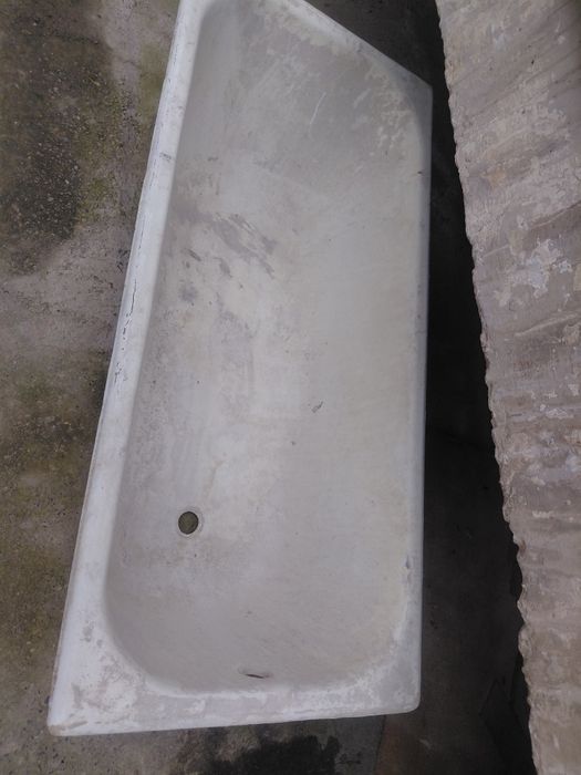 Продам чугуную ванну