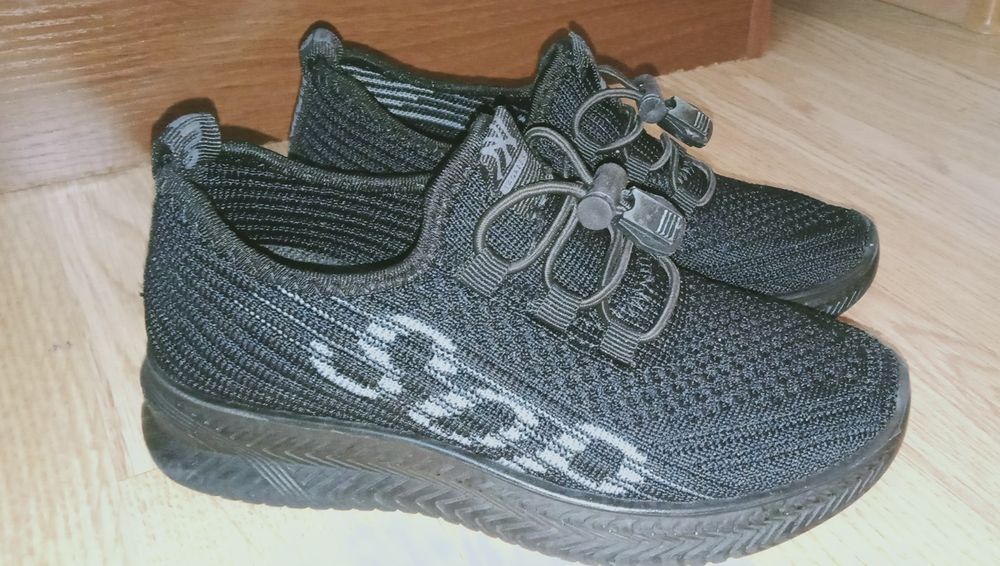 Кроссовки детские