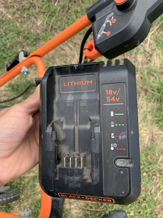 Masina tuns iarba pe acumulator , defecta