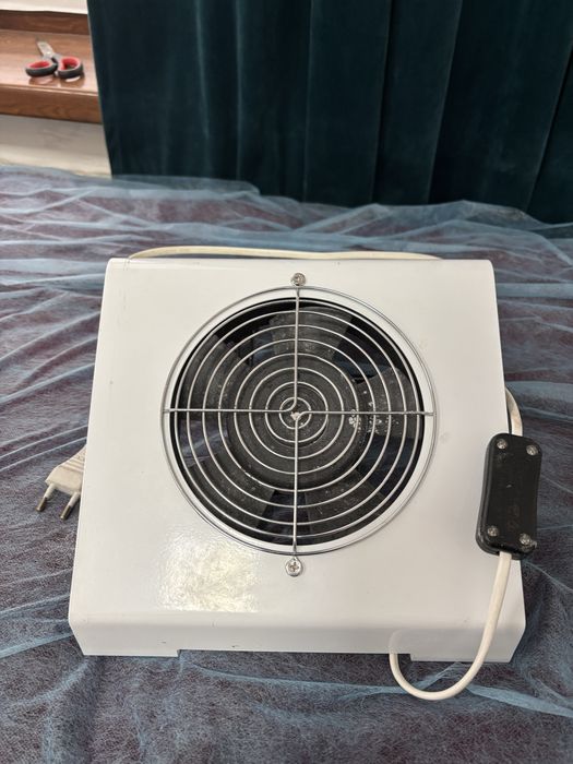 Продам вытяжку для маникюра