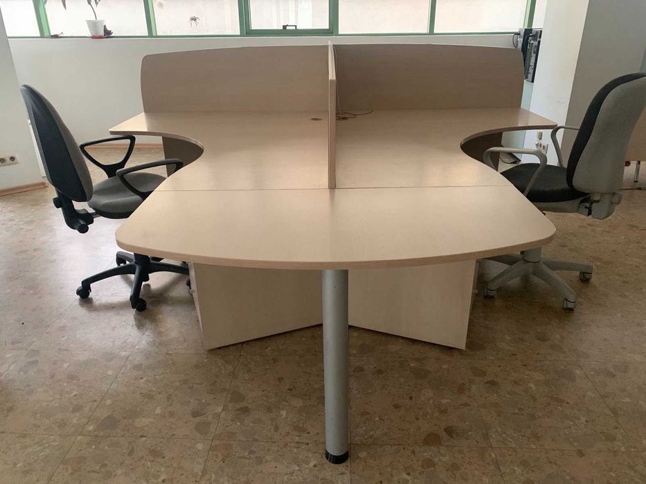 Големи офис бюра