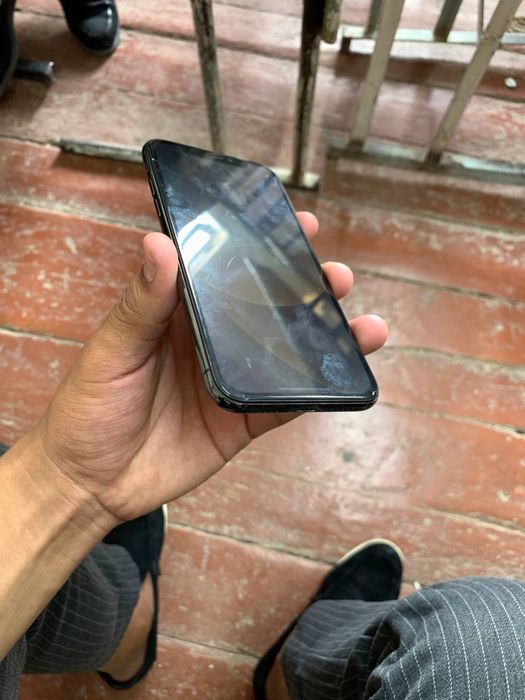 iPhone X sotiladi srochna