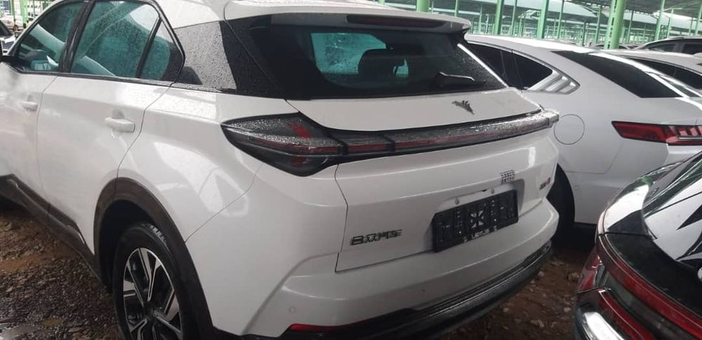 Net U  400 avtomobili