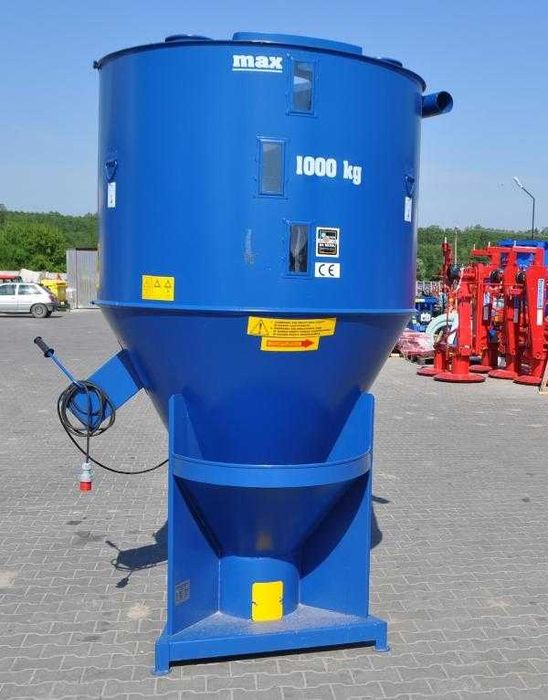 Amestecator furaje 1500 kg, volum 3200 l, DOZAMECH, Polonia NOU Garantie Livrare rapida