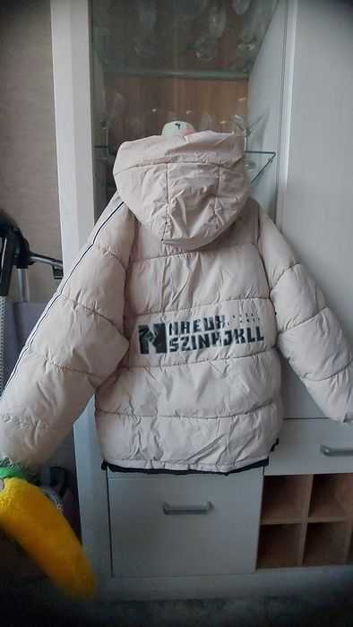 Продам зимнюю куртку р.160