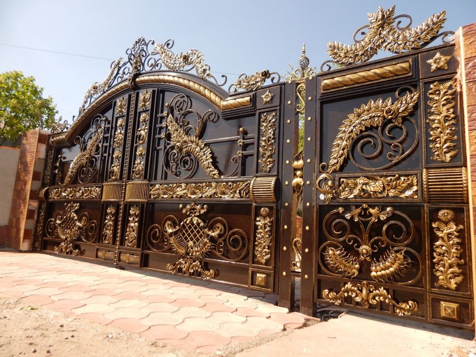 Покраска ворота перила дверь стены