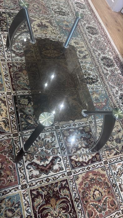 Стол стеклянный