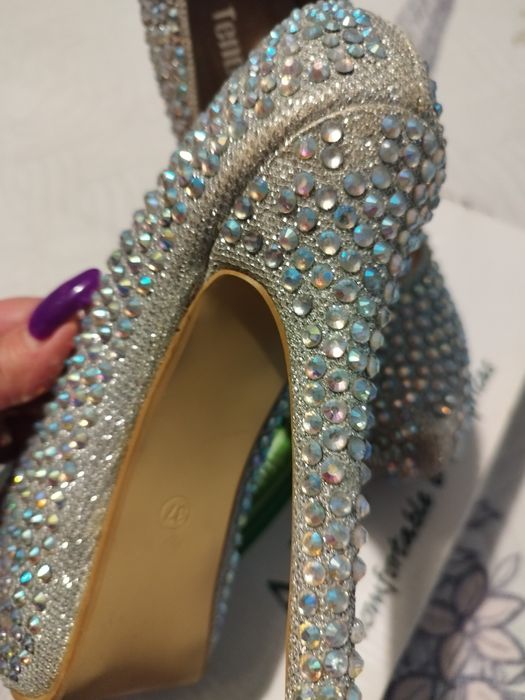 Обувки с платформа