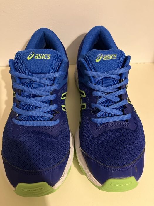 Като нови!Мъжки маратонки Asics-38,39н.