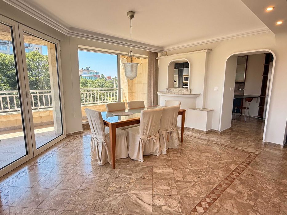 Многостаен апартамент в Лозенец