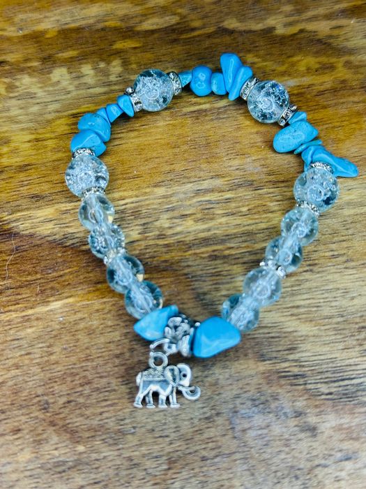 Гривни от естествени камъни и кристали