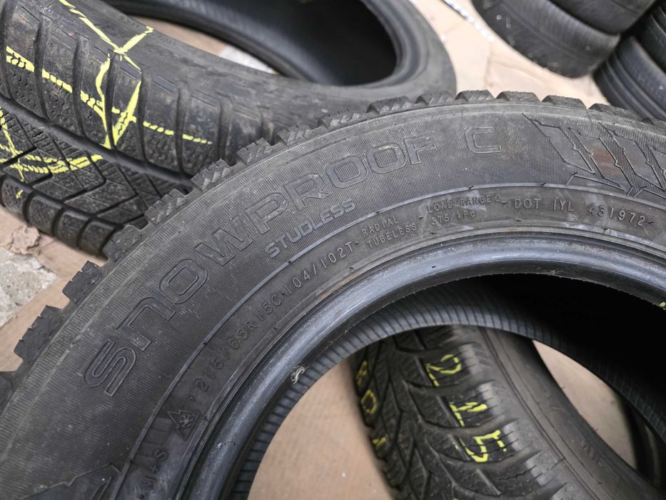 2бр Зимни гуми 215 65 15 С - Nokian
