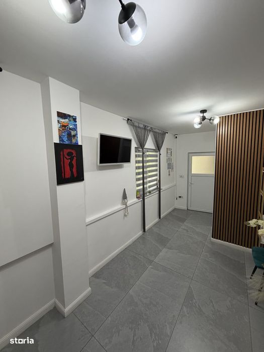 Închiriere Salon