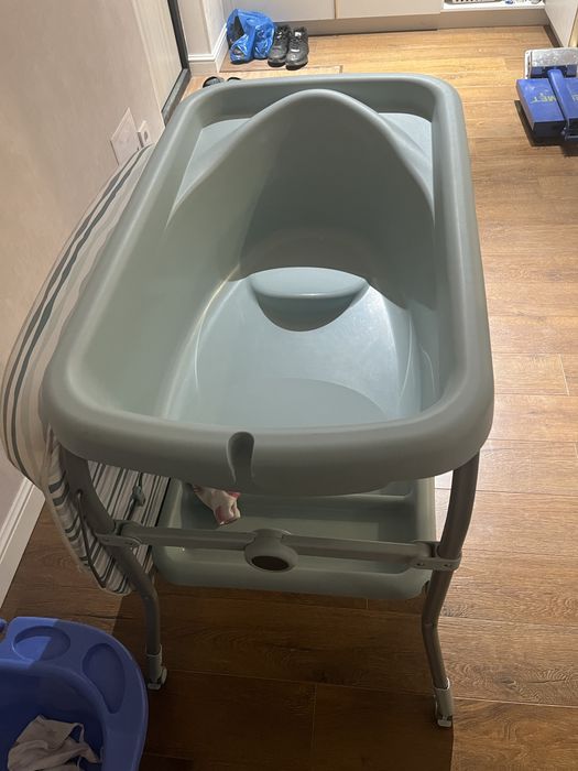Пеленальный столик/ванночка