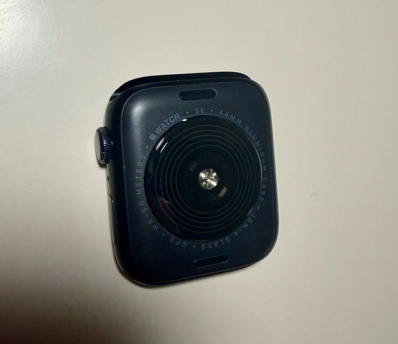 Apple Watch SE 2 (44 mm + GPS)