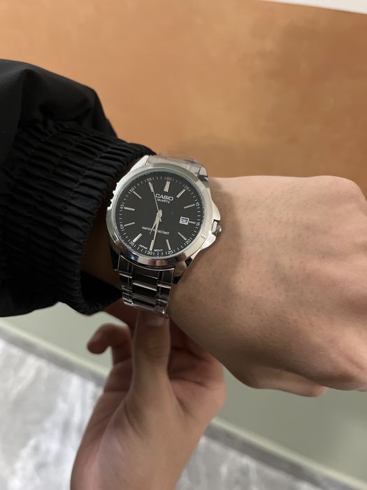 Часы CASIO черного цвета