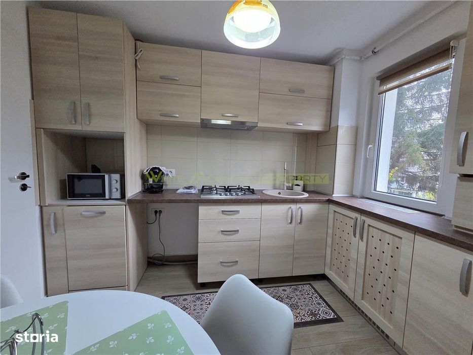 Apartament renovat 3 camere zona Garii