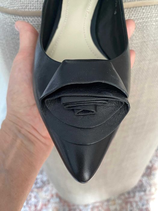 Элегантные женские туфли