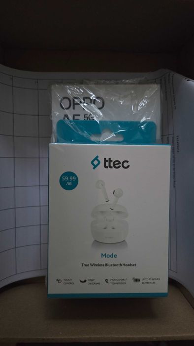 Продавам смартфон Oppo A5 5G 128 GB Нов с 2 години гаранция от А1