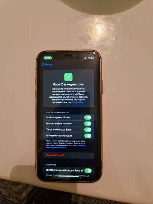 iPhone 11 64gb в хорошем состоянии