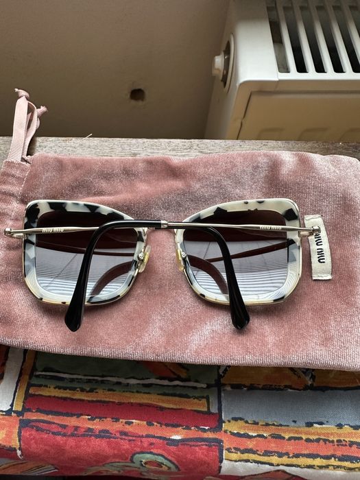 Оригинални очила на miu miu с калъфче