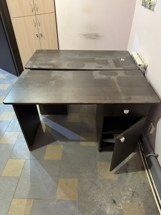 Письменный стол (2 шт.) в отличном состоянии