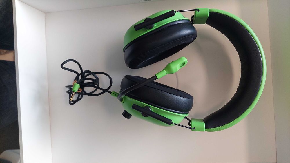 ЖИЧНИ слушалки RAZER