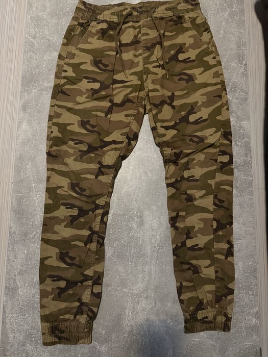 Продавам панталони