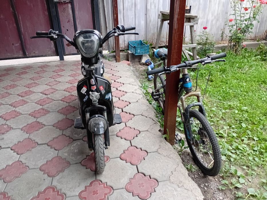 Продам скутер ск8 и велосипед