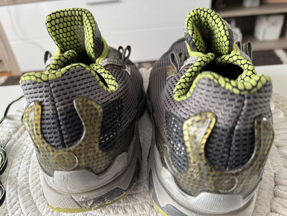 Adidasi La Sportiva marimea 41