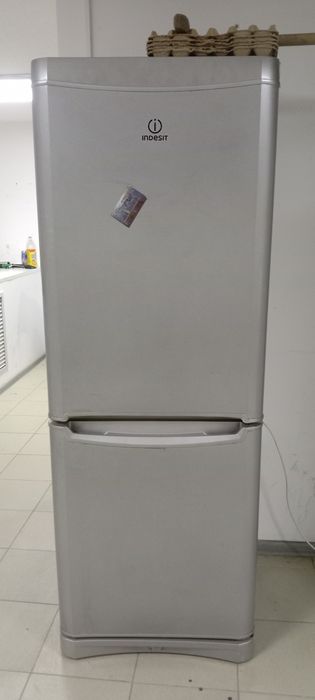 Халадильник INDESIT