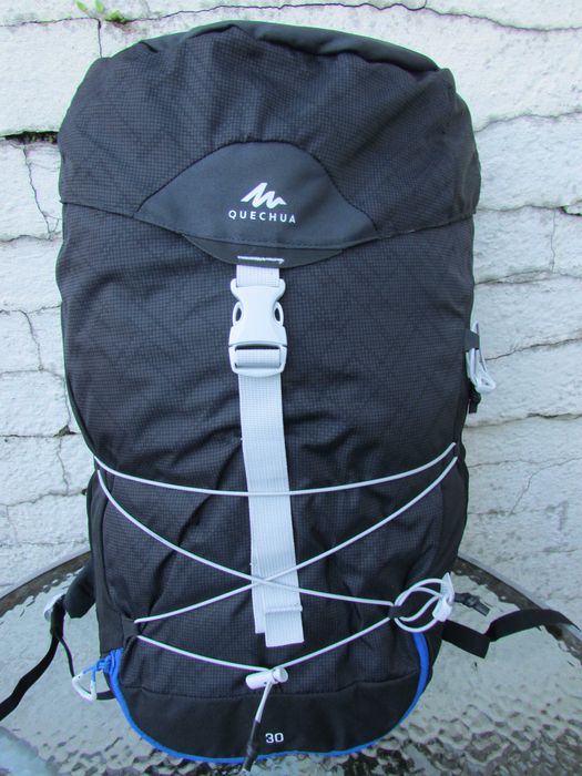 Туристическа раница Quechua Decathlon MH100 30L