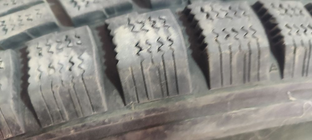 Зимние шины Triangle в отличном состоянии