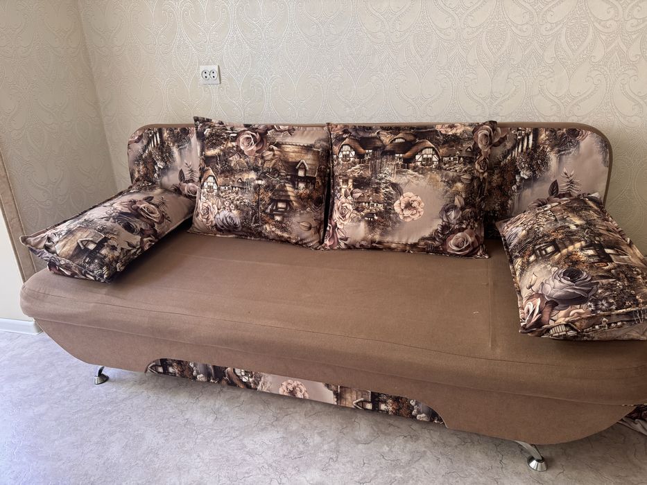 Диван в хорошом состояние город Тараз