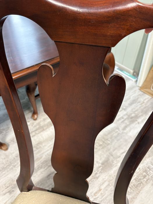 Стол обеденный и 6 стульев