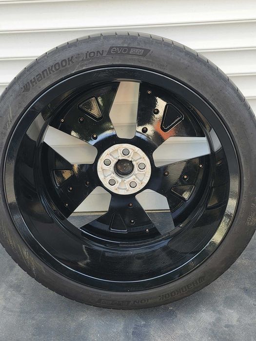 Vând roți complete 22" anvelope plus jante