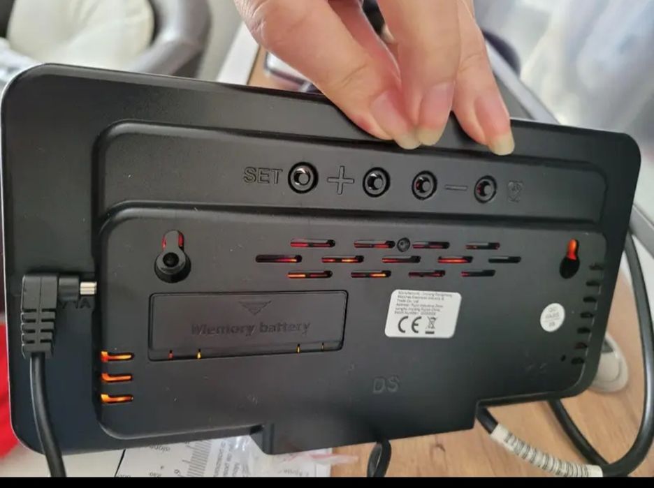 Продам часы новые электронные