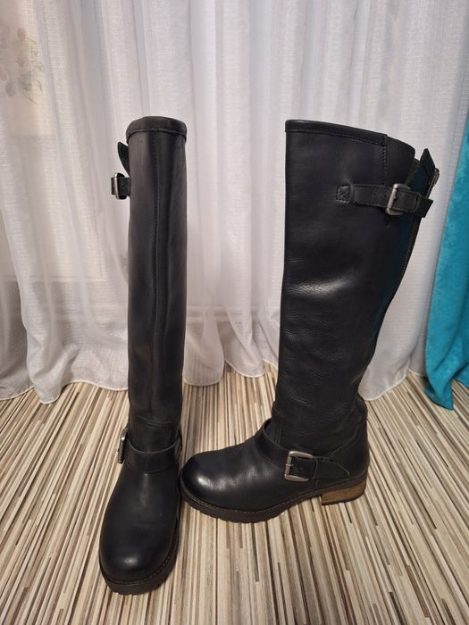 Cizme piele mărime 38.