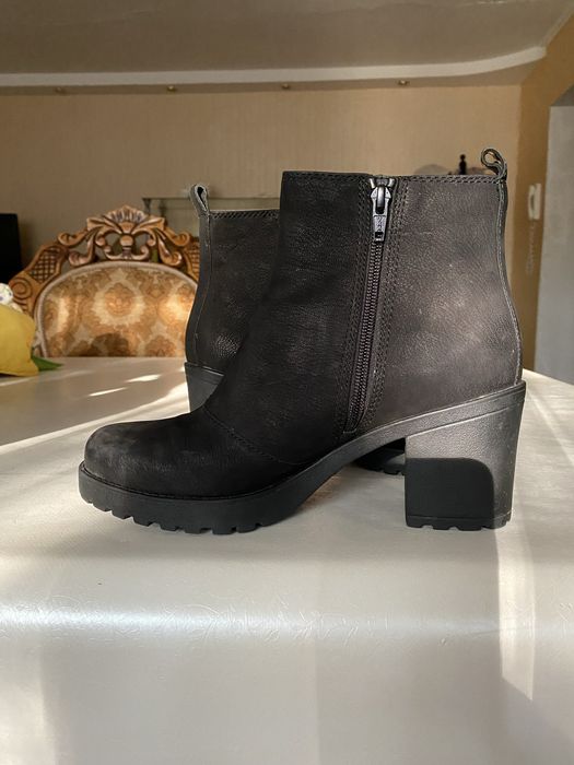 Продам осенние-весенние ботильоны