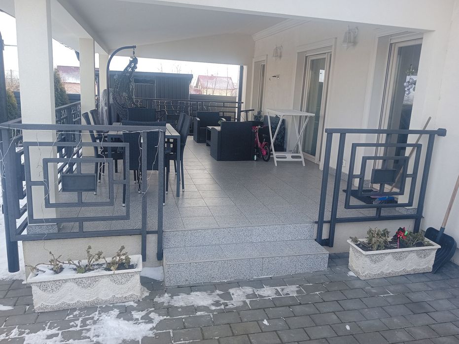 Vând balustrada fier