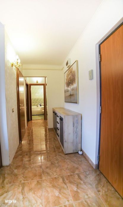 Scriitorilor, 2 camere decomandate, mobilat,  137000Euro
