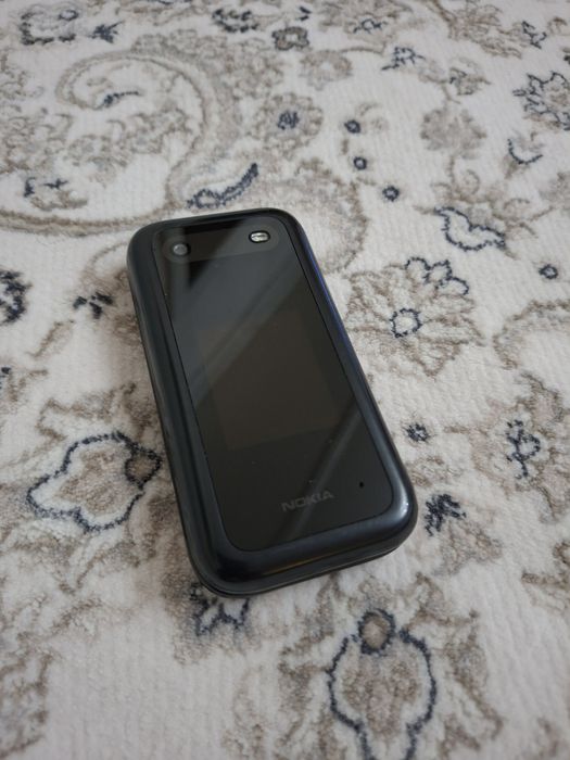 Nokia 2660 Flip, Xolati yengidey, Internetga kirmidi / 4G emas \