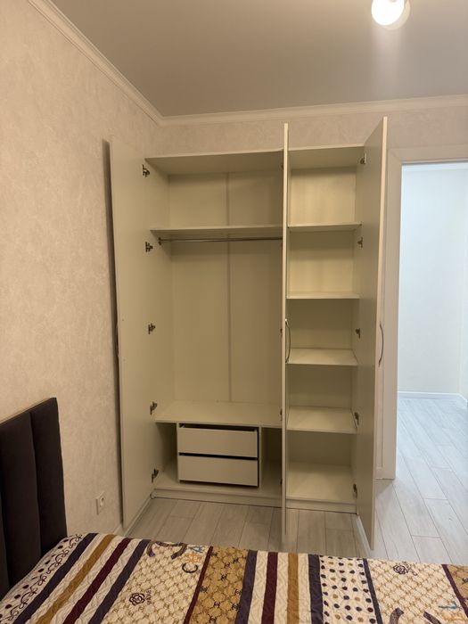 Продам спальный гарнитур.