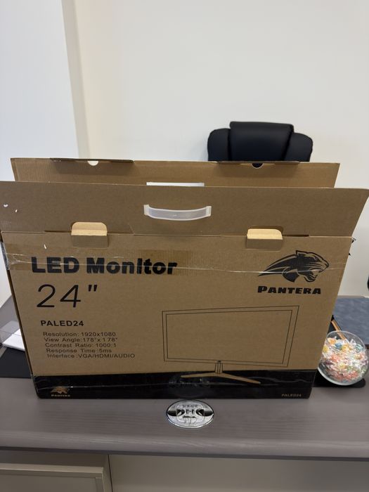 Продам монитор Led Monitor