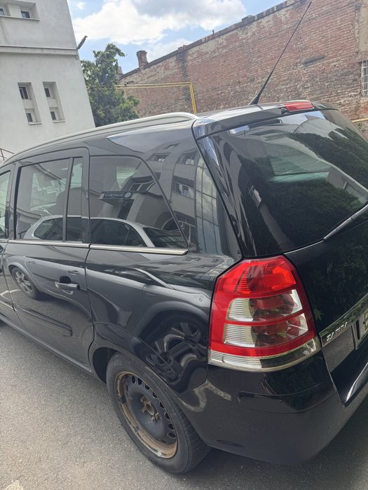 Opel Zafira B 2012