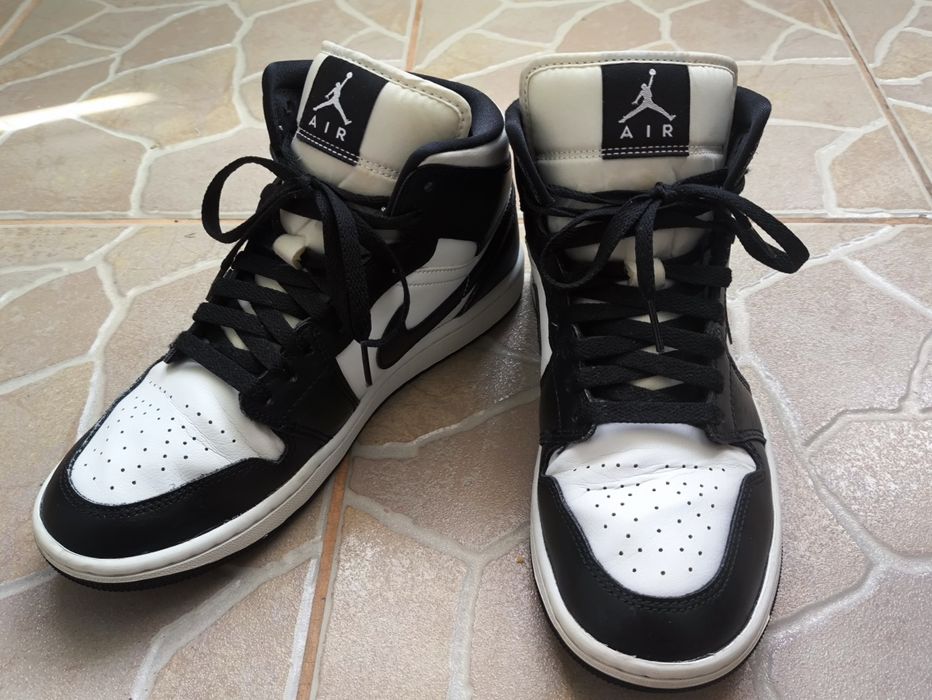 Air Jordan 1 Panda Mid