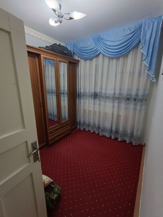 Dom Kvartira sotiladi Termez Akbar oshxona 4 etajli domni,4 chi qavati