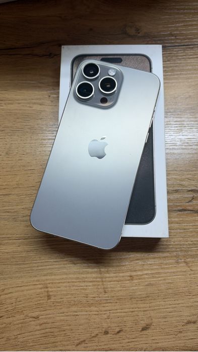 15 Pro Max 256 GB